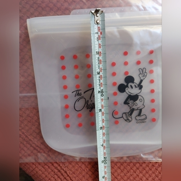 Pyrex Mickey Mouse Silicone Sandwich Bag - Picture 4 of 7
